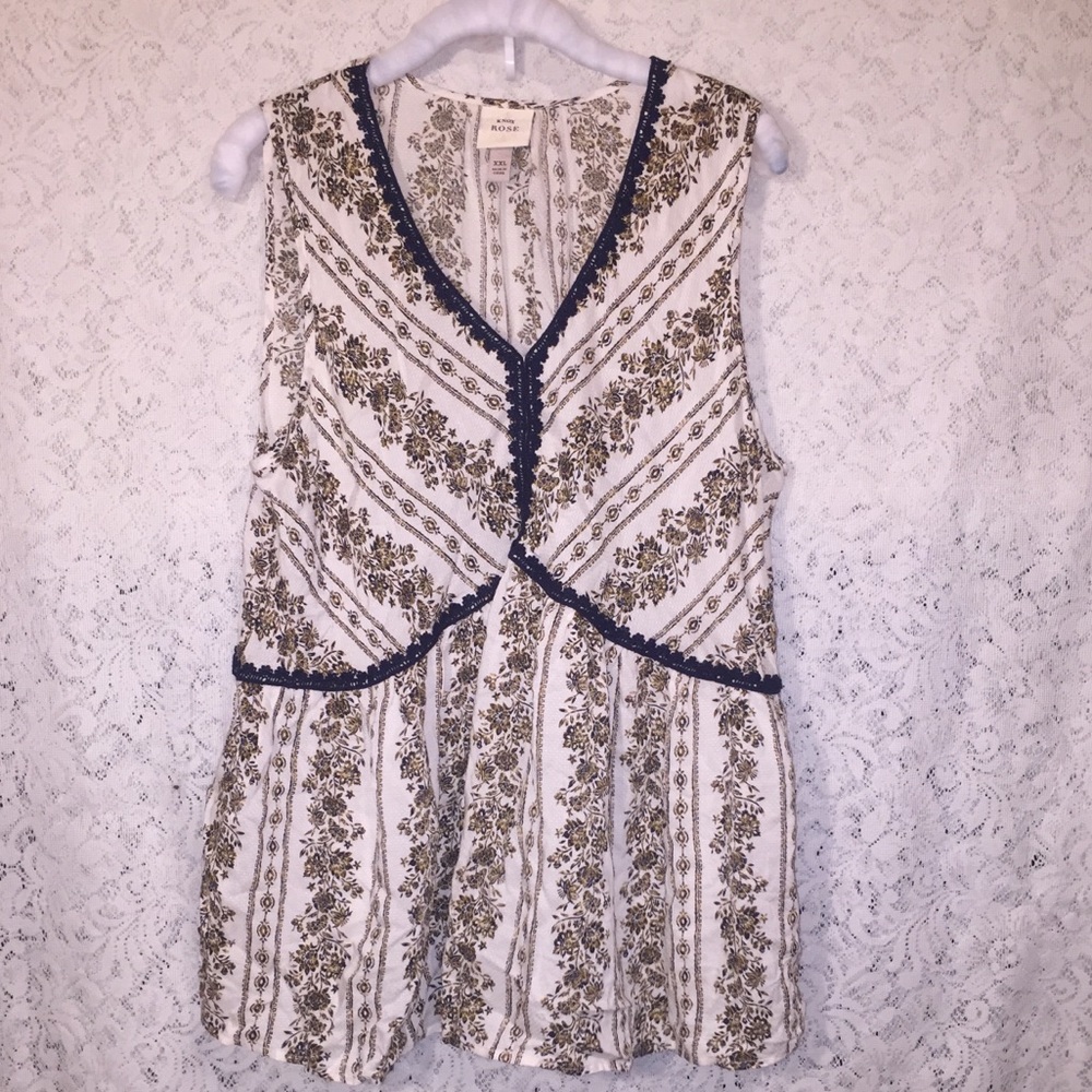 Knox rose light brown floral flowy tank
